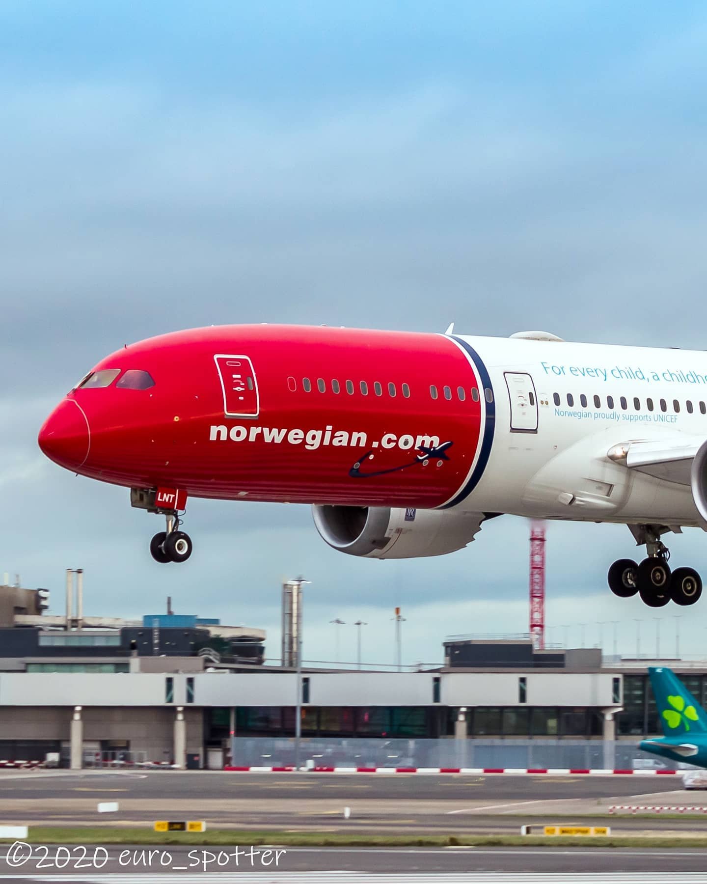 How do I speak to Norwegian customer service?
