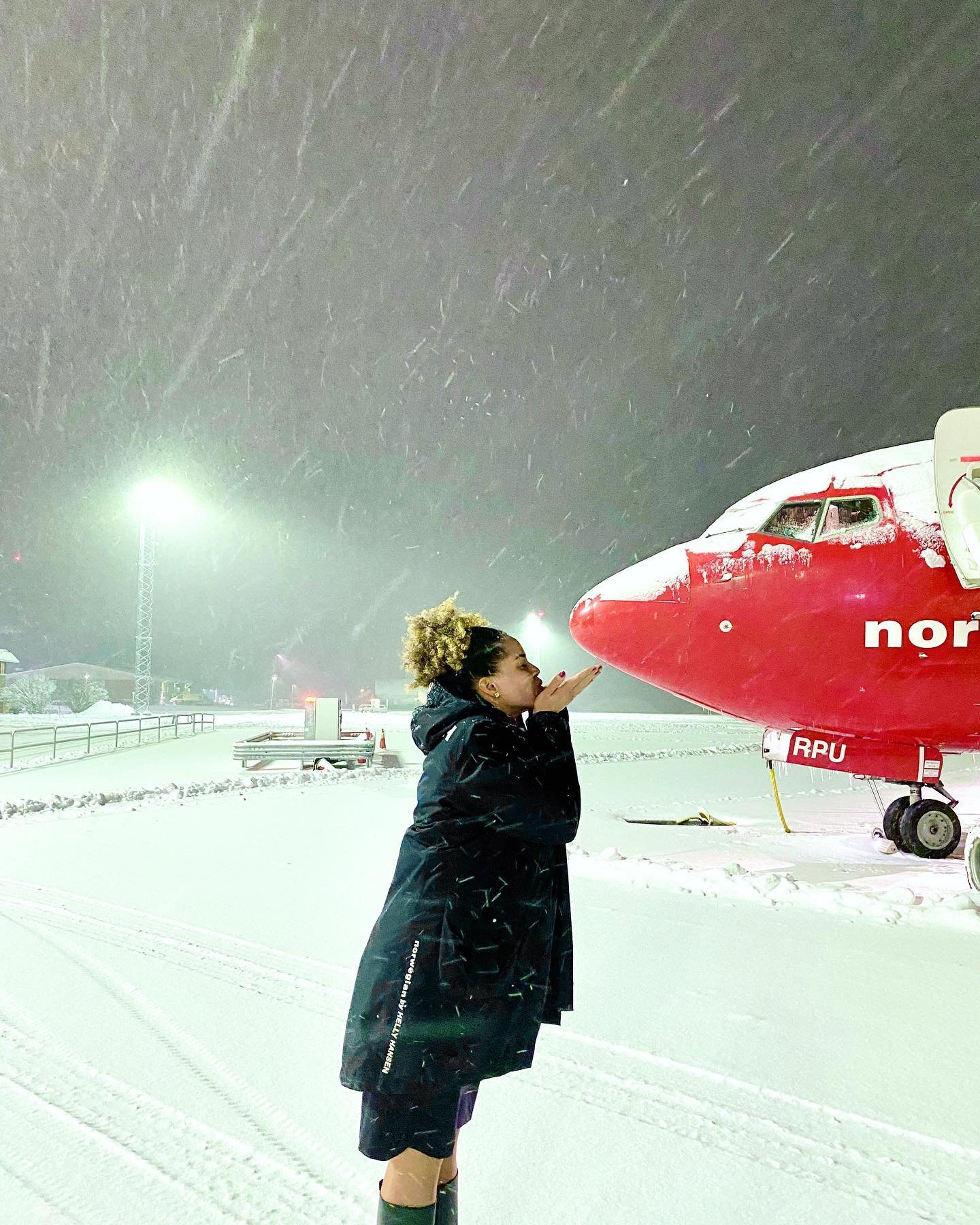 How to get in contact with Norwegian airlines