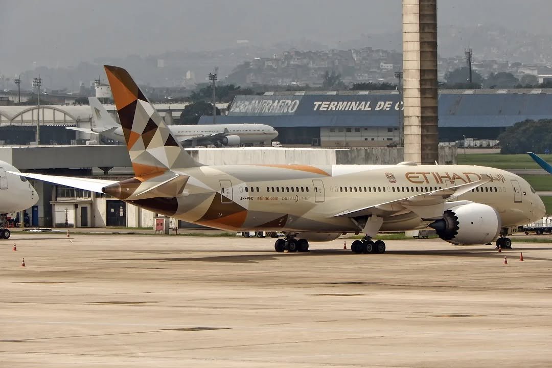 Etihad Airlines Switch Name on Ticket