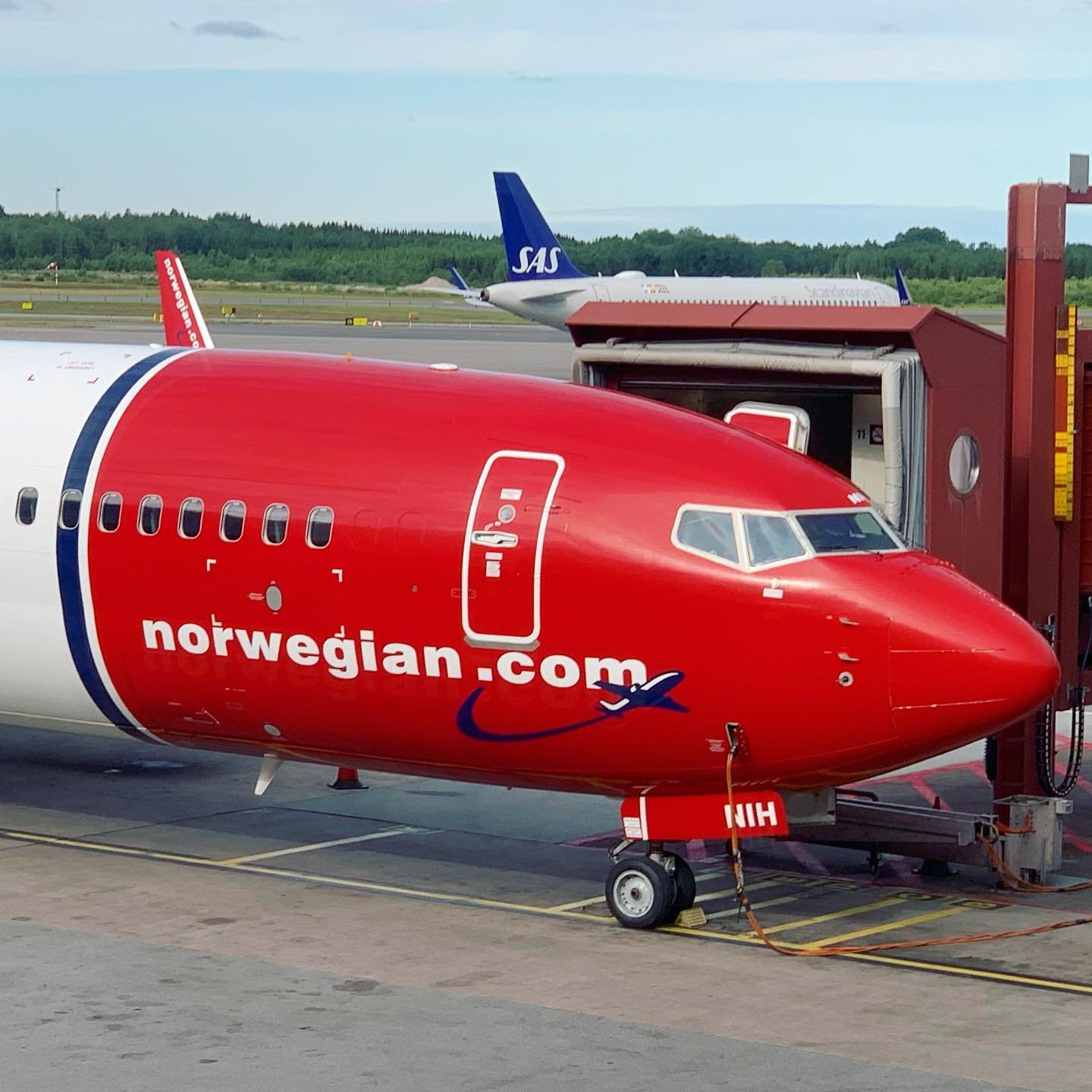 How do i speak to a person at Norwegian airlines
