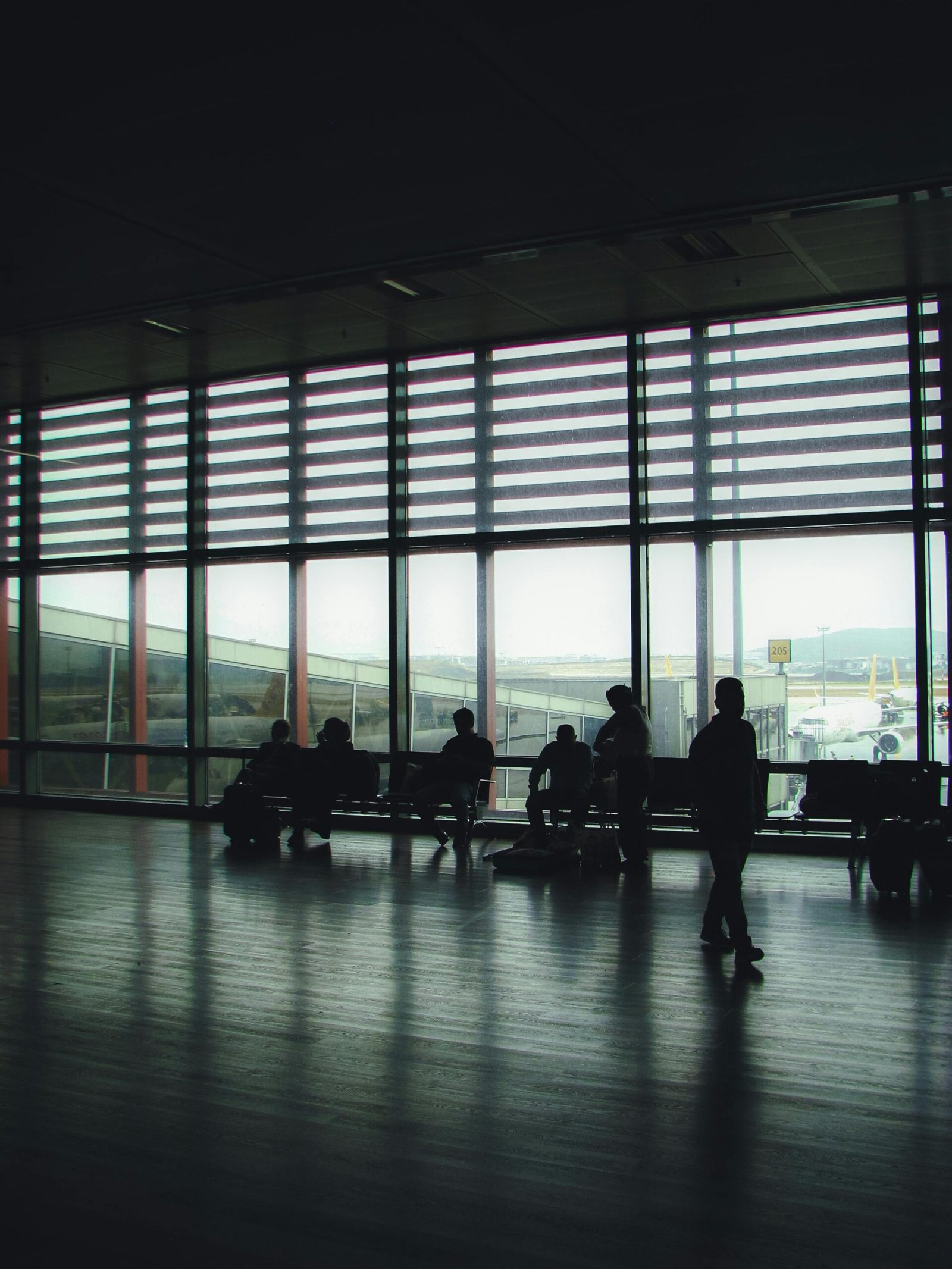 How do I actually talk to someone at Lufthansa Airlines?