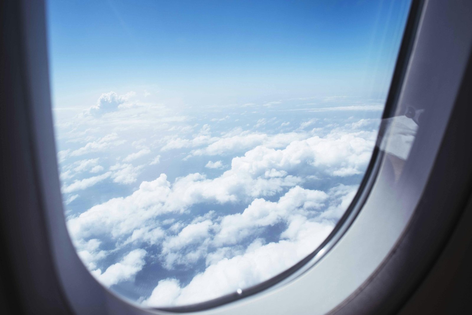 How do i get in touch with Qatar airlines